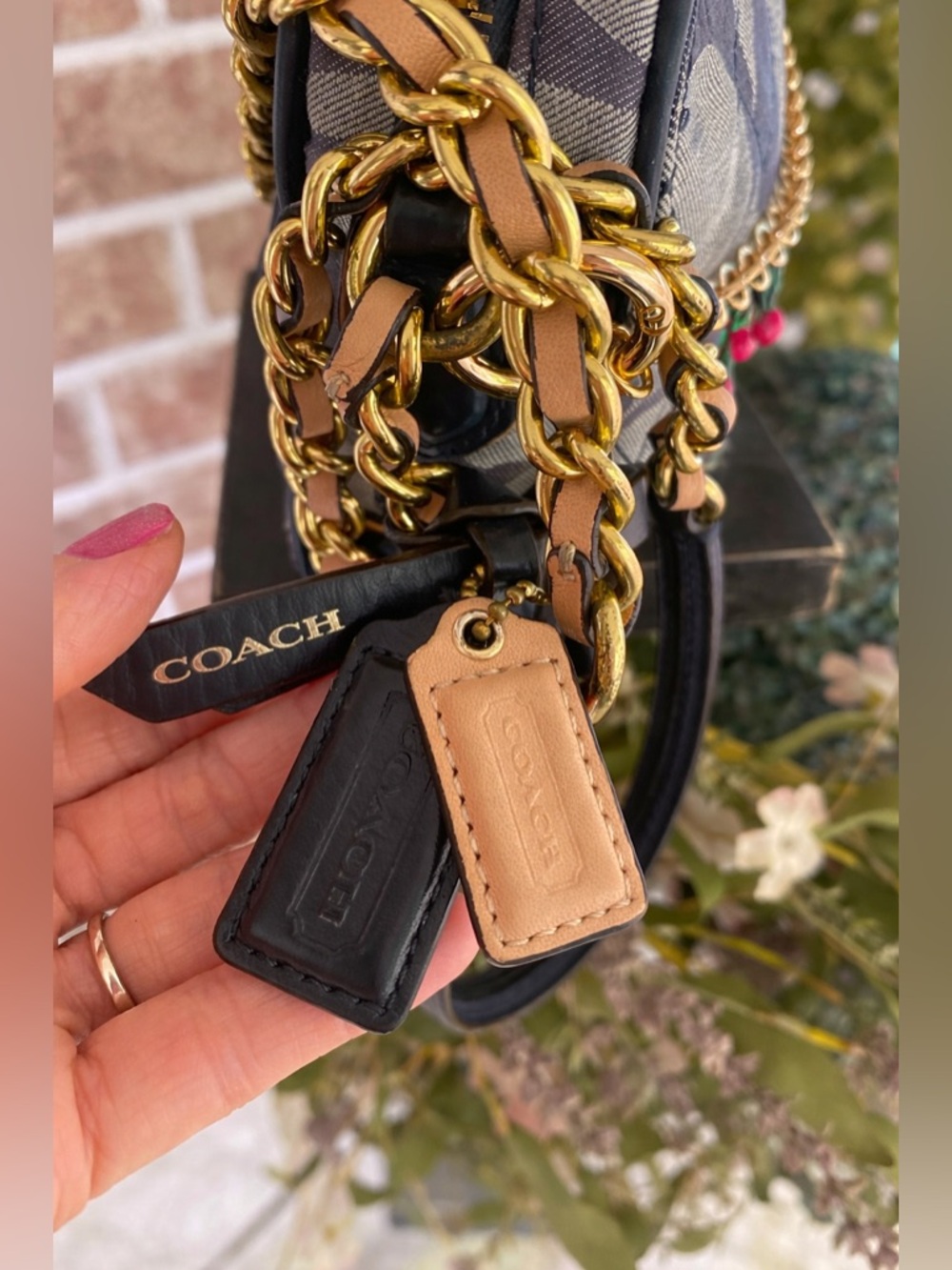 Coach Poppy Signature Quilted Camera Bag Chain Crossbody - Picture 5 of 9